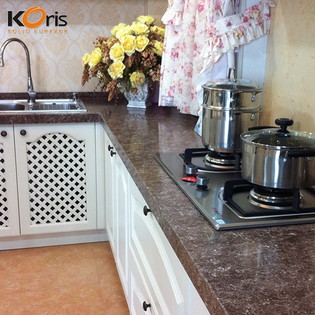 Le projet de matériau de construction personnalise la dalle de feuille de surface solide de couleur 12 mm