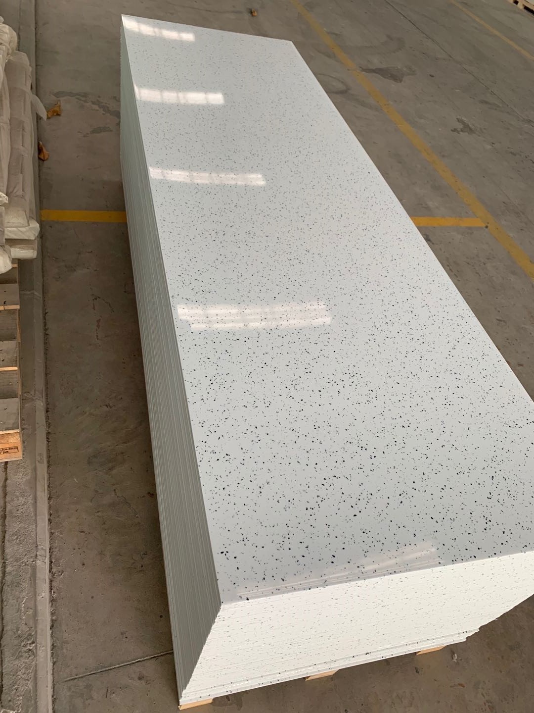 Feuille de marbre de surface solide de Koris grandes feuilles acryliques de surface solide de dalle pour la vanité de plan de travail