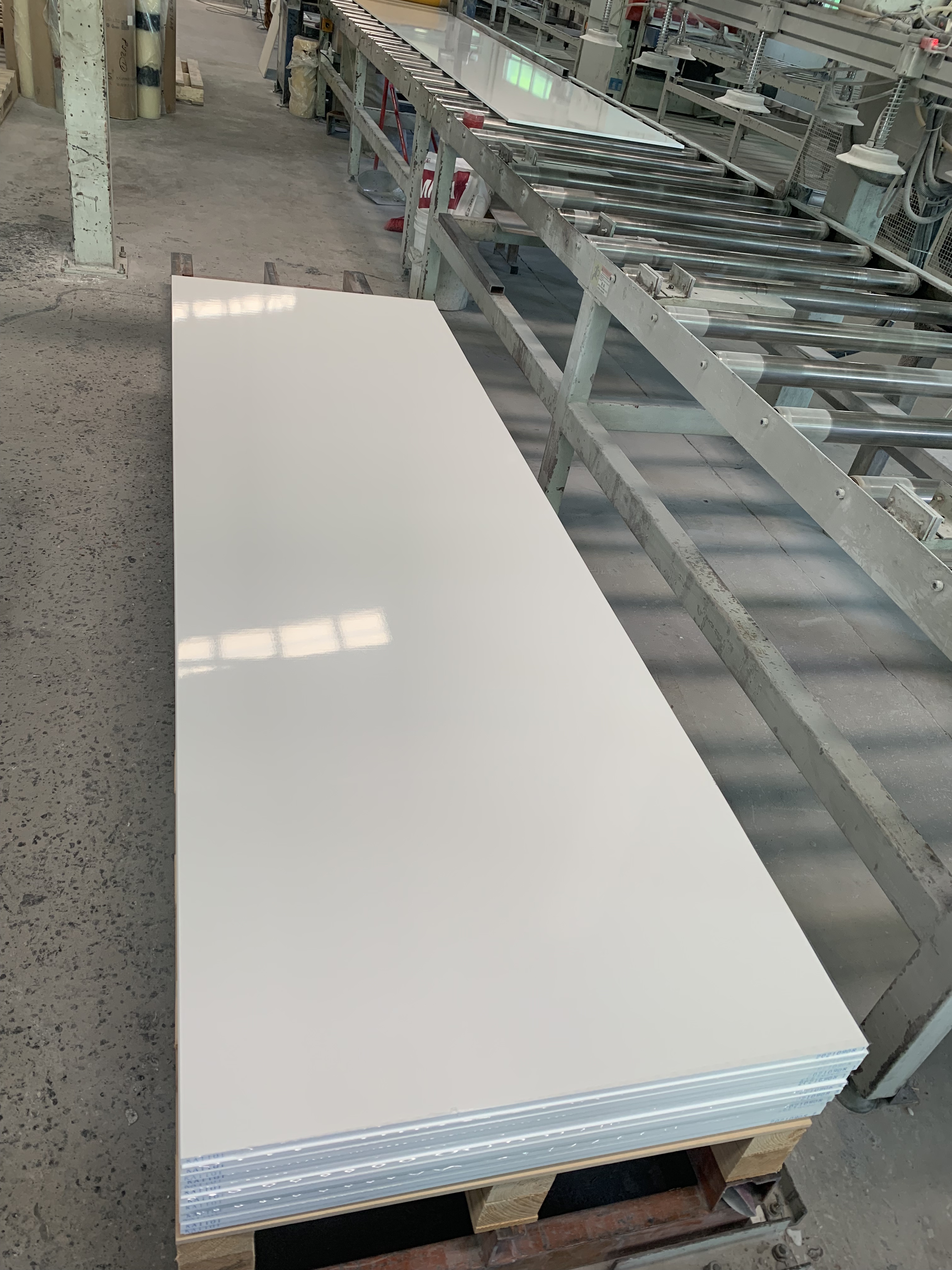 Surface solide de quartz de couleur de marbre blanc de Carrare de Cabinet de marbre artificiel